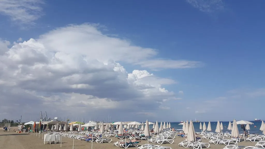 Ithaki Phinikoudes Apartment No. 102 Larnaca